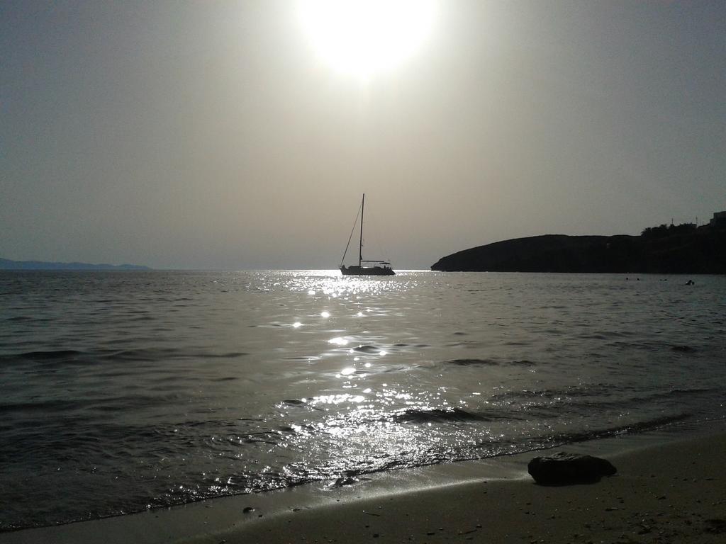 Sail Inn Agios Romanos Buitenkant foto